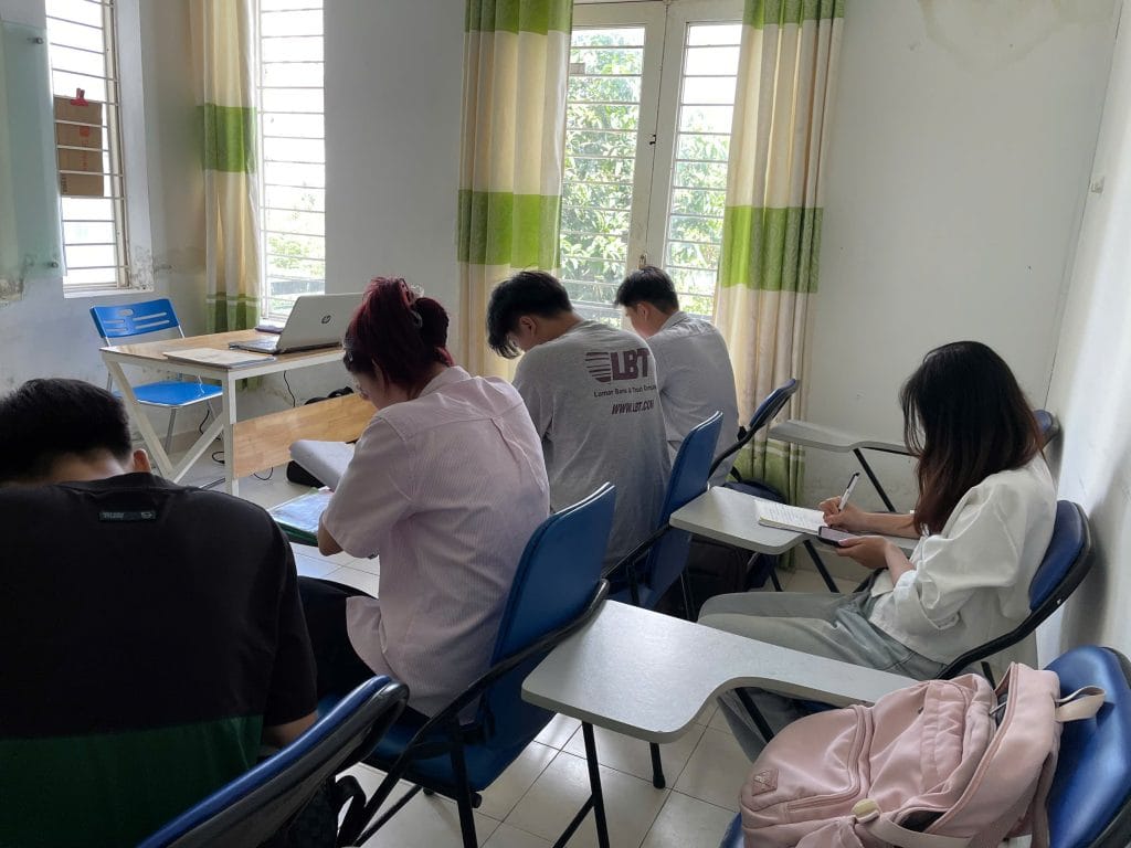 Golden Bee Tham Gia Lớp Tập Huấn của công ty Nhật Hiếu để làm quảng cáo