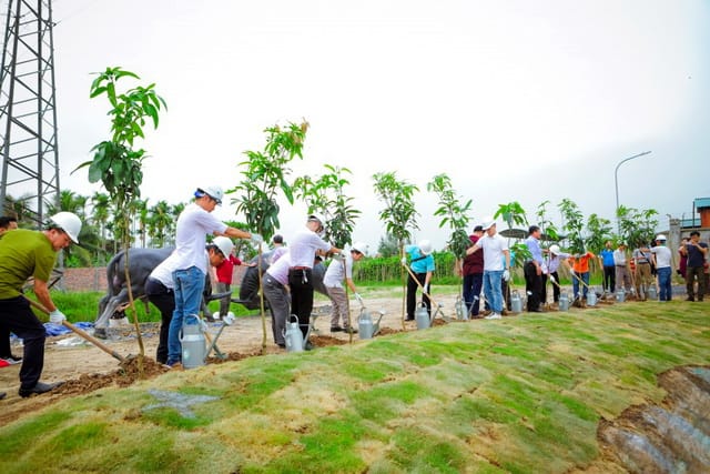 Trồng cây trong KCN Nam Cầu Kiền (Hải Phòng). Ảnh minh hoạ