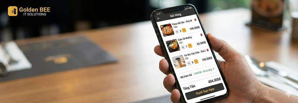 Shopping cart interface showing multiple products, quantity controls, discount code application, and total price